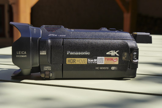 HC-WX970_(15_sur_34).jpg