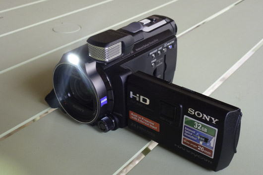 Sony_HDR-PJ780_lampe.jpg
