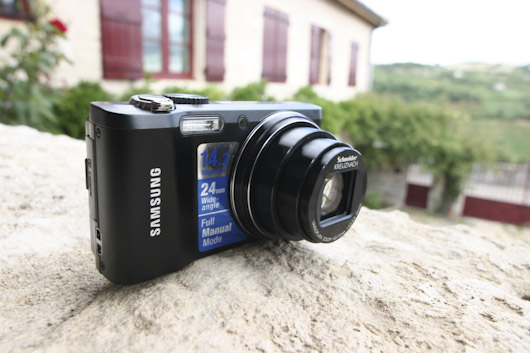 Samsung WB700