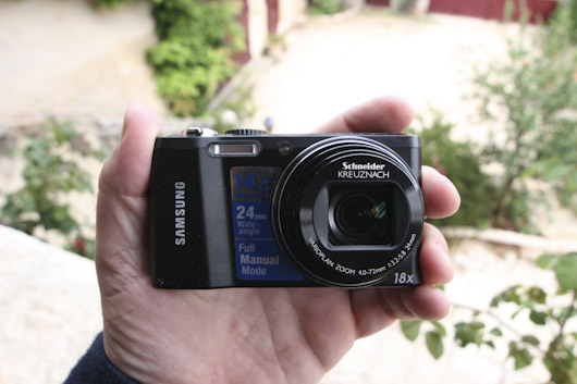 Samsung WB700